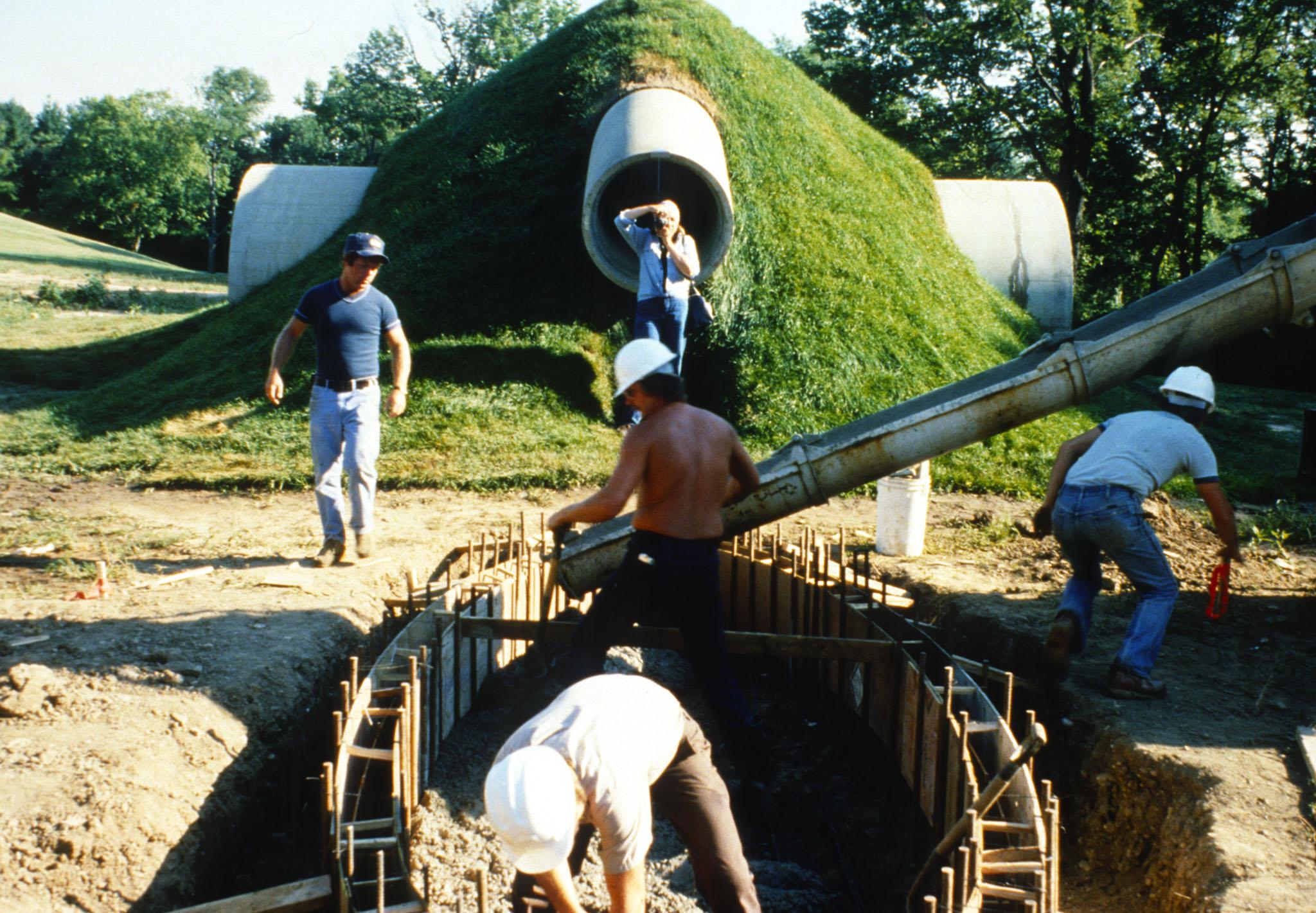 Nancy Holt during the construction of Star-Crossed (1979-80)