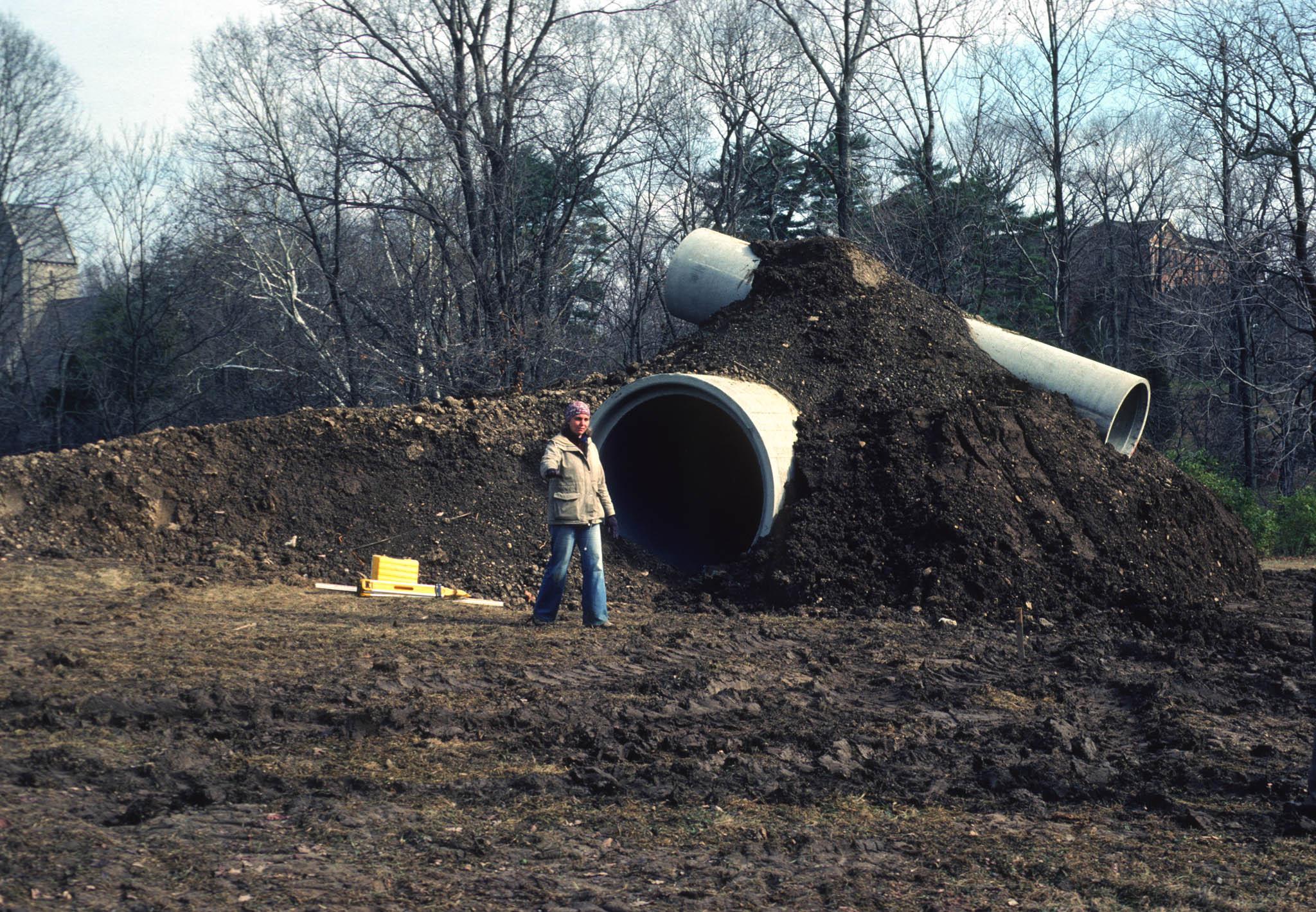 Nancy Holt during the construction of Star-Crossed (1979-80)