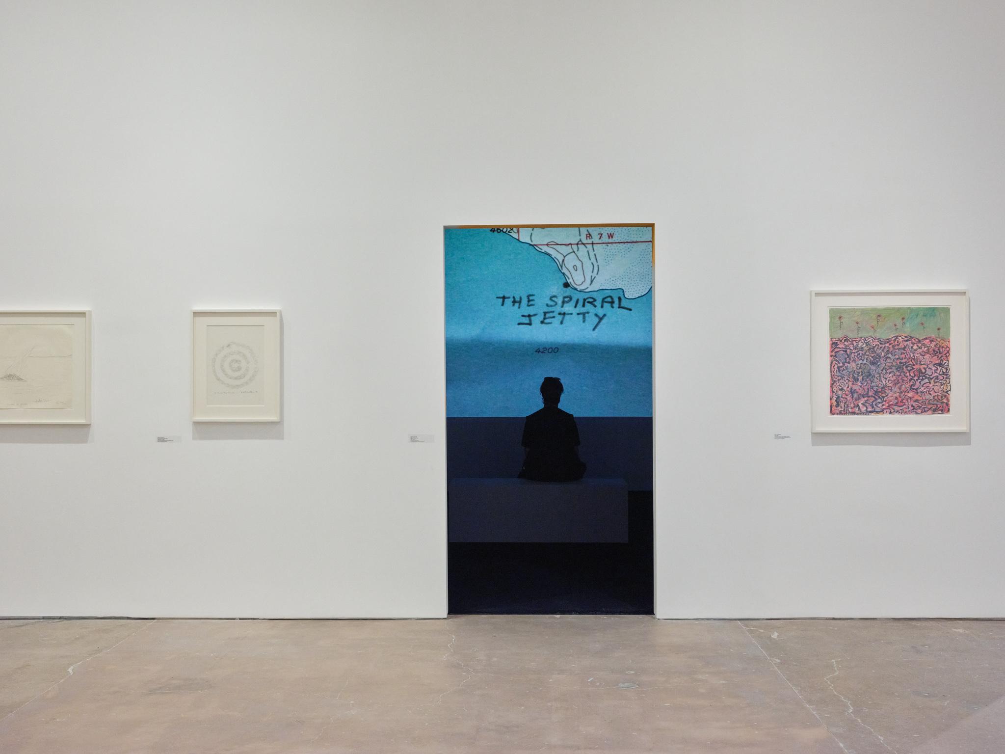 Installation view: Teresita Fernández / Robert Smithson, SITE SANTA FE
