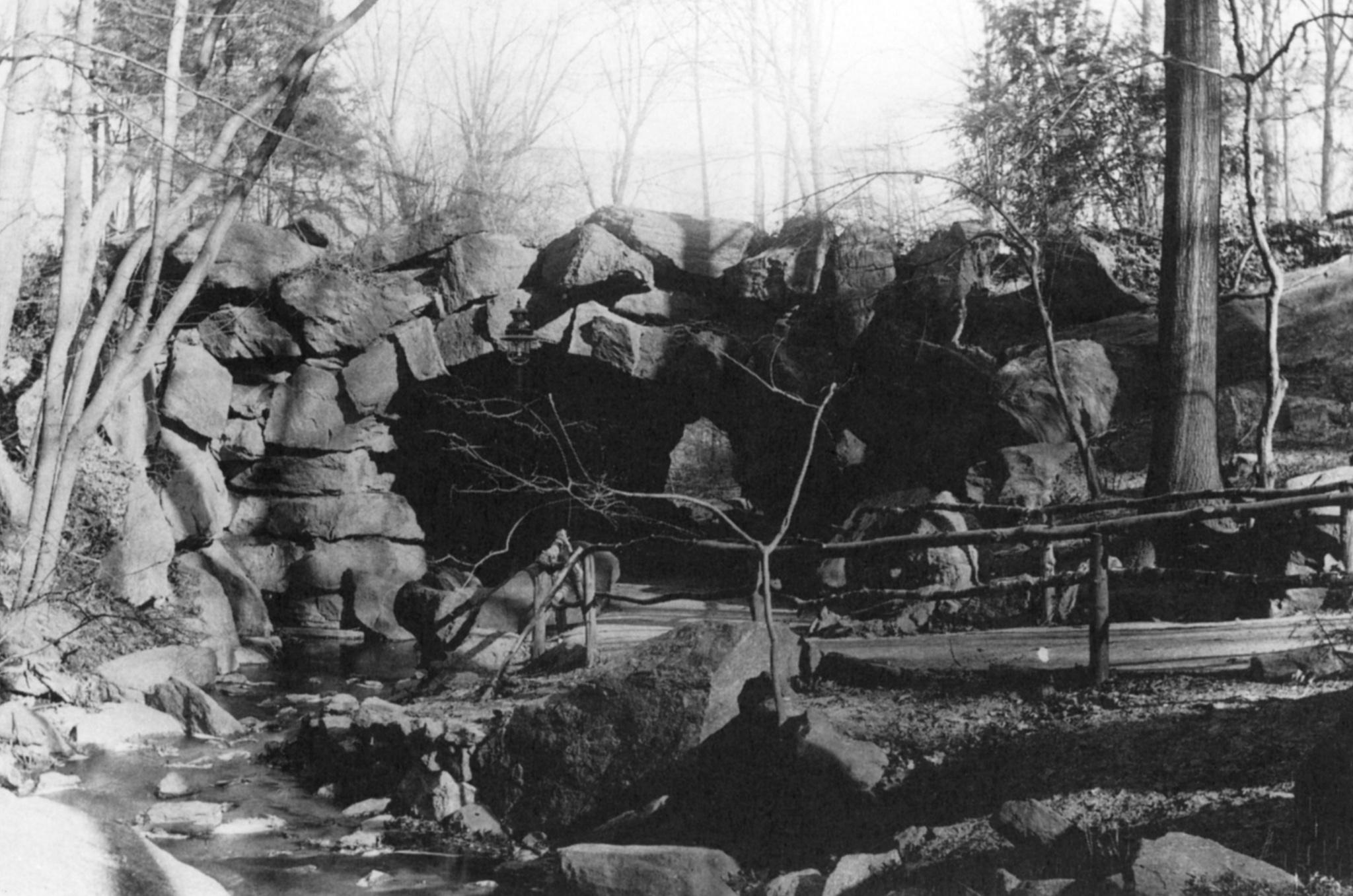 a rocky bridge in central park
