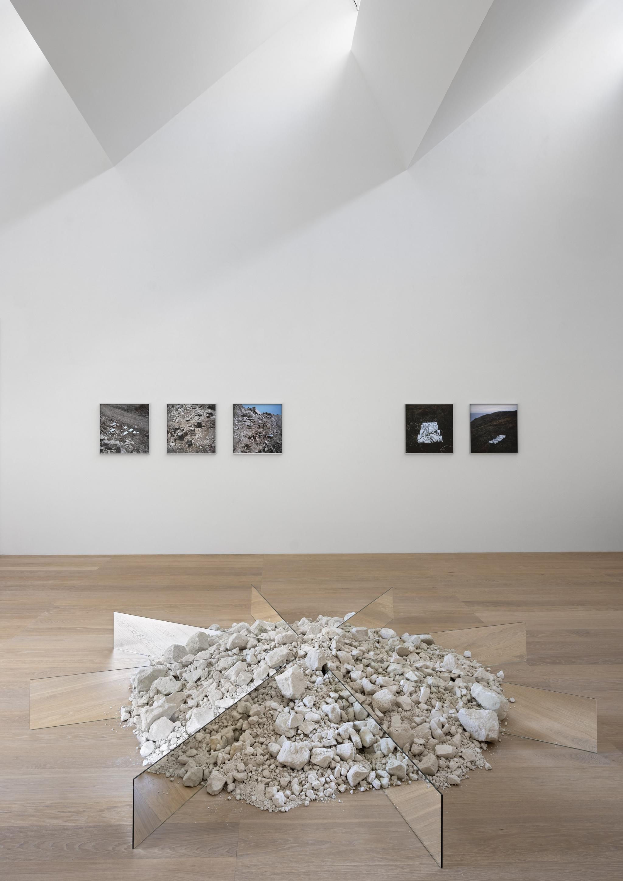 Robert Smithson artworks in a museum gallery