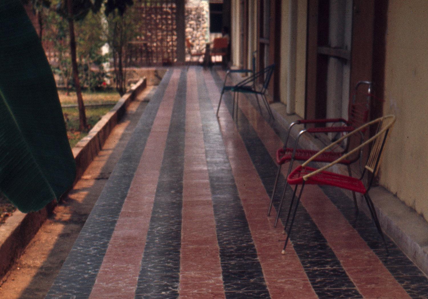 image of a hotel being constructed