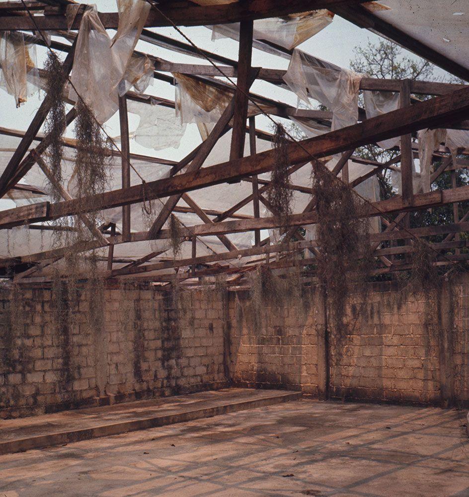 image of a hotel being constructed